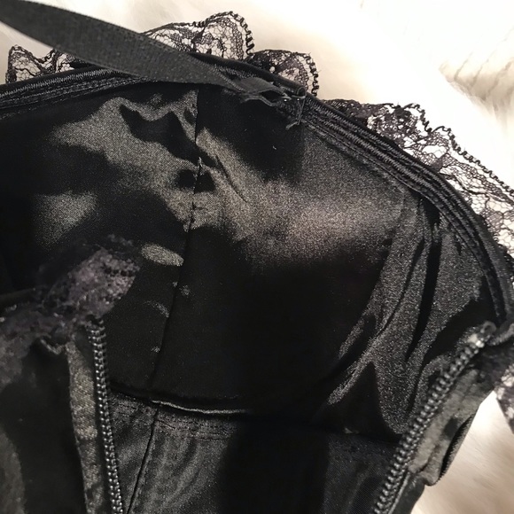 Medium black satin corset - Picture 4 of 6